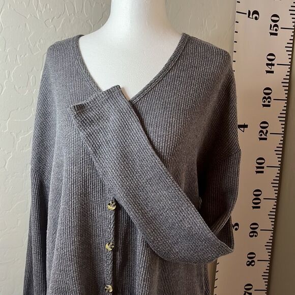𝅺mudd gray long sleeve button front V-neck ribbed ties at waist oversized SZ M - Picture 2 of 12